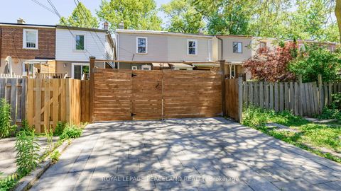 Photo 40 at 606 Coxwell Avenue, Coxwell, Toronto