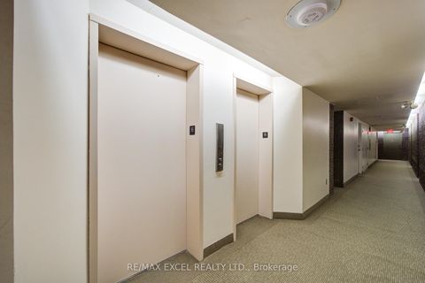 Photo 6 at 1605 - 720 Spadina Avenue, University, Toronto