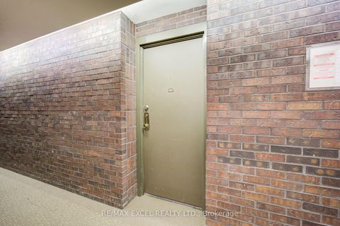 Photo 8 at 1605 - 720 Spadina Avenue, University, Toronto