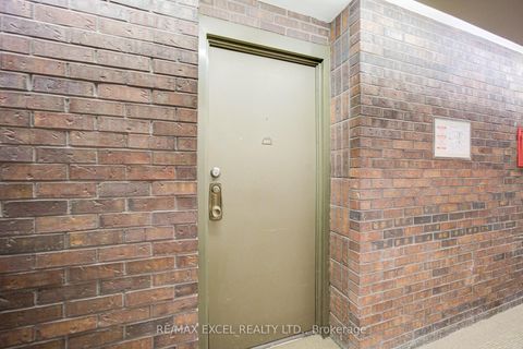 Photo 9 at 1605 - 720 Spadina Avenue, University, Toronto