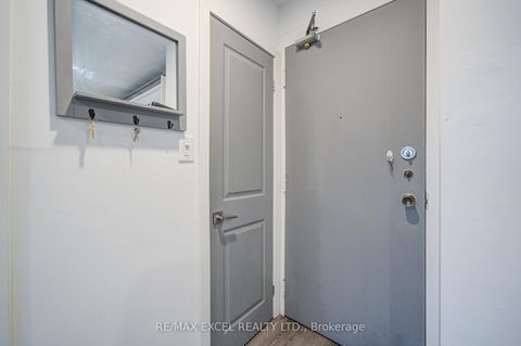 Photo 10 at 1605 - 720 Spadina Avenue, University, Toronto
