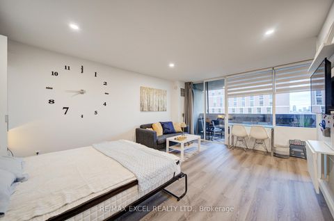 Photo 11 at 1605 - 720 Spadina Avenue, University, Toronto