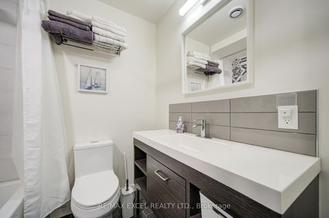 Photo 16 at 1605 - 720 Spadina Avenue, University, Toronto