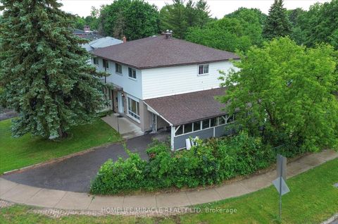 Photo 3 at 42 Nahanni Terrace, Malvern, Toronto