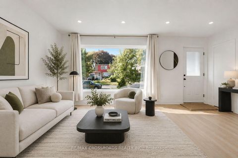 Photo 2 at 53 Bonniewood Road, Ionview, Toronto
