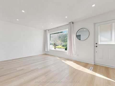 Photo 5 at 53 Bonniewood Road, Ionview, Toronto