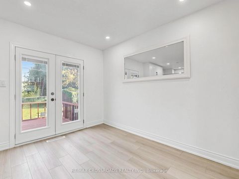 Photo 11 at 53 Bonniewood Road, Ionview, Toronto