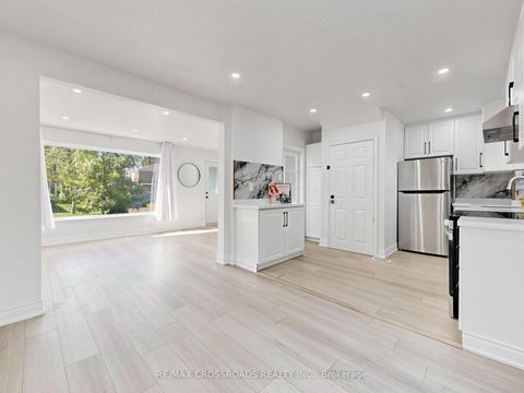 Photo 12 at 53 Bonniewood Road, Ionview, Toronto
