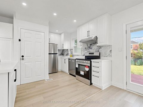 Photo 14 at 53 Bonniewood Road, Ionview, Toronto