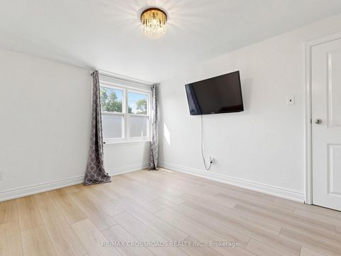 Photo 20 at 53 Bonniewood Road, Ionview, Toronto