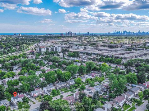 Photo 42 at 53 Bonniewood Road, Ionview, Toronto