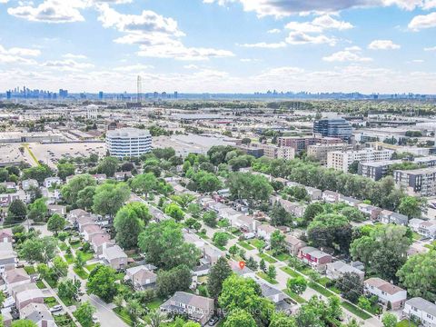 Photo 44 at 53 Bonniewood Road, Ionview, Toronto