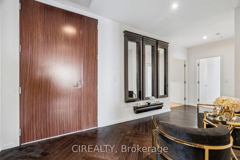 Photo 2 at 6405 - 180 University Avenue, Bay Street Corridor, Toronto