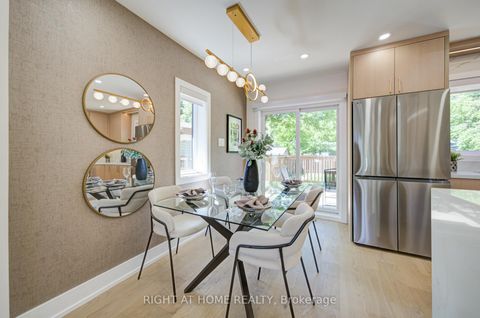 Photo 5 at 9 Cartier Crescent, Crosby, Richmond Hill