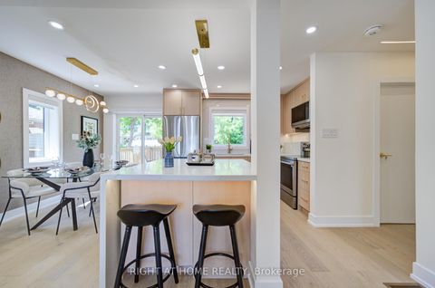 Photo 7 at 9 Cartier Crescent, Crosby, Richmond Hill