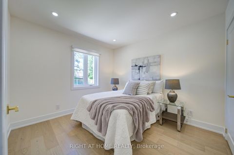 Photo 11 at 9 Cartier Crescent, Crosby, Richmond Hill