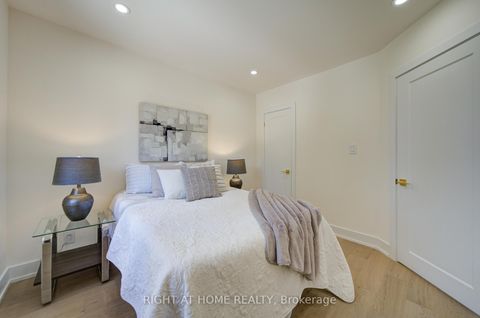 Photo 12 at 9 Cartier Crescent, Crosby, Richmond Hill