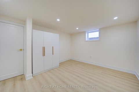 Photo 24 at 9 Cartier Crescent, Crosby, Richmond Hill