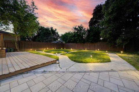 Photo 28 at 9 Cartier Crescent, Crosby, Richmond Hill