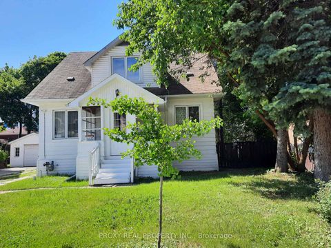 Photo 0 at 205 Maplehurst Avenue E, Willowdale East, Toronto