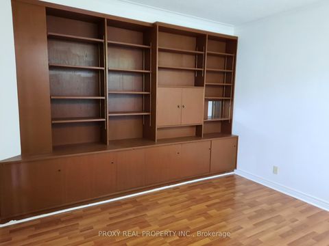 Photo 4 at 205 Maplehurst Avenue E, Willowdale East, Toronto