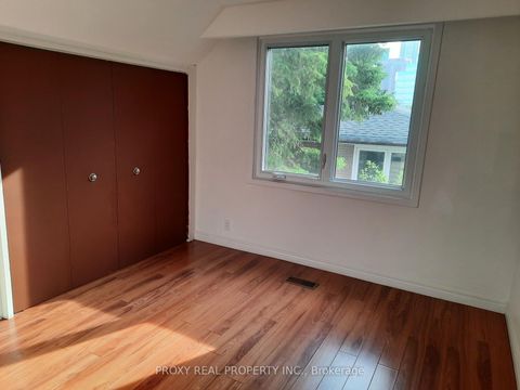 Photo 7 at 205 Maplehurst Avenue E, Willowdale East, Toronto