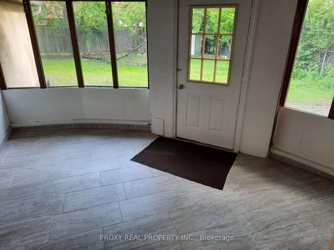 Photo 16 at 205 Maplehurst Avenue E, Willowdale East, Toronto