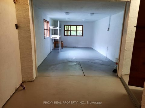 Photo 17 at 205 Maplehurst Avenue E, Willowdale East, Toronto