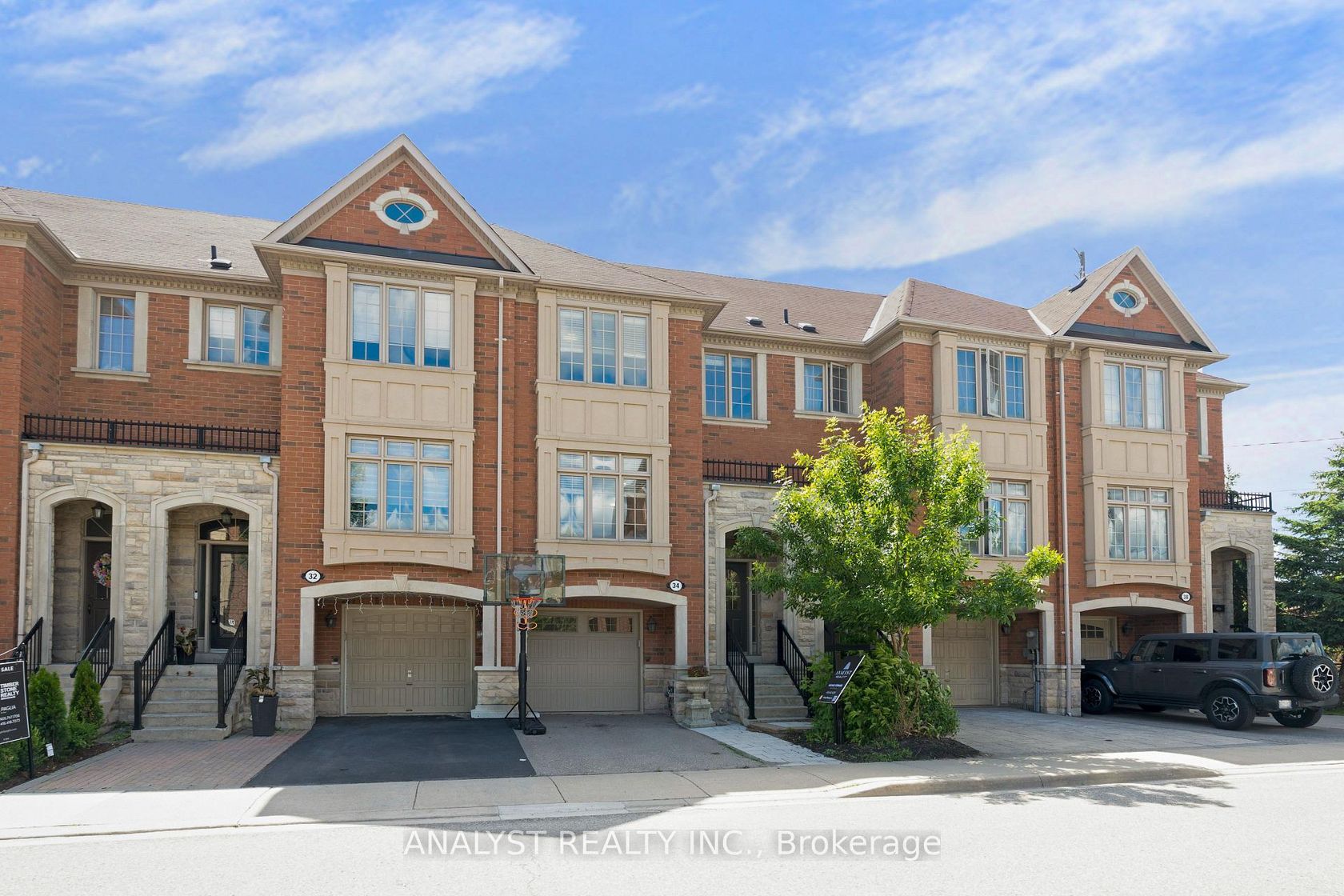 34 George Bogg Road, East Woodbridge, Vaughan photo number 2