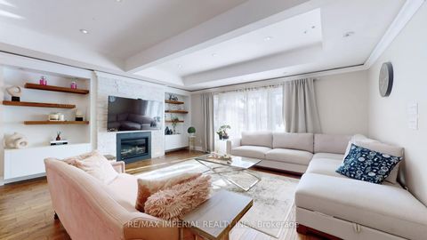 Photo 3 at 35 Waddington Crescent, Don Valley Village, Toronto