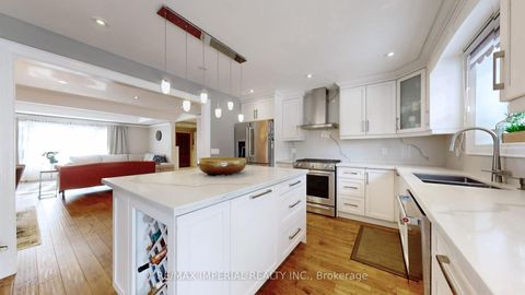 Photo 9 at 35 Waddington Crescent, Don Valley Village, Toronto