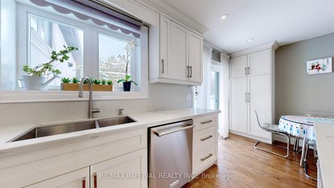 Photo 11 at 35 Waddington Crescent, Don Valley Village, Toronto