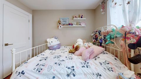 Photo 15 at 35 Waddington Crescent, Don Valley Village, Toronto