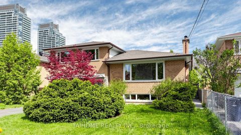 Photo 3 at 72 Bowerbank Drive, Newtonbrook East, Toronto