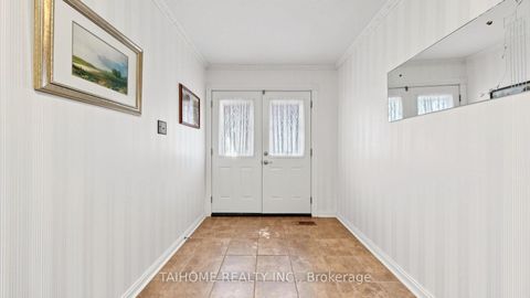 Photo 6 at 72 Bowerbank Drive, Newtonbrook East, Toronto