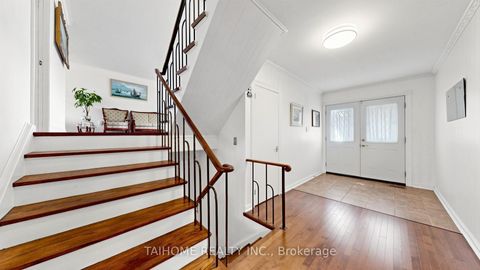 Photo 7 at 72 Bowerbank Drive, Newtonbrook East, Toronto