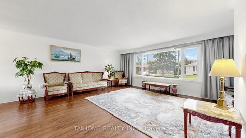 Photo 8 at 72 Bowerbank Drive, Newtonbrook East, Toronto