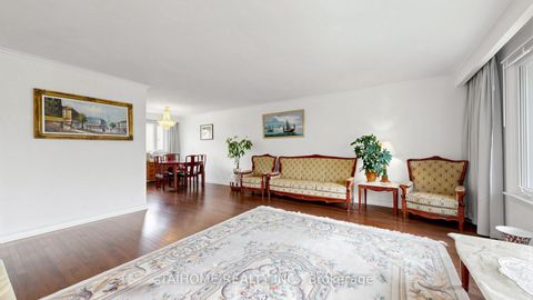 Photo 9 at 72 Bowerbank Drive, Newtonbrook East, Toronto