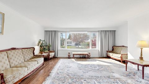 Photo 12 at 72 Bowerbank Drive, Newtonbrook East, Toronto