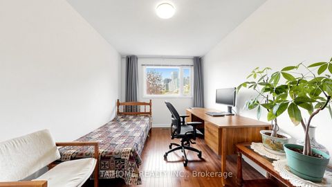 Photo 25 at 72 Bowerbank Drive, Newtonbrook East, Toronto