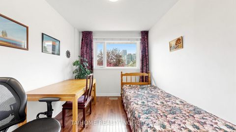 Photo 27 at 72 Bowerbank Drive, Newtonbrook East, Toronto