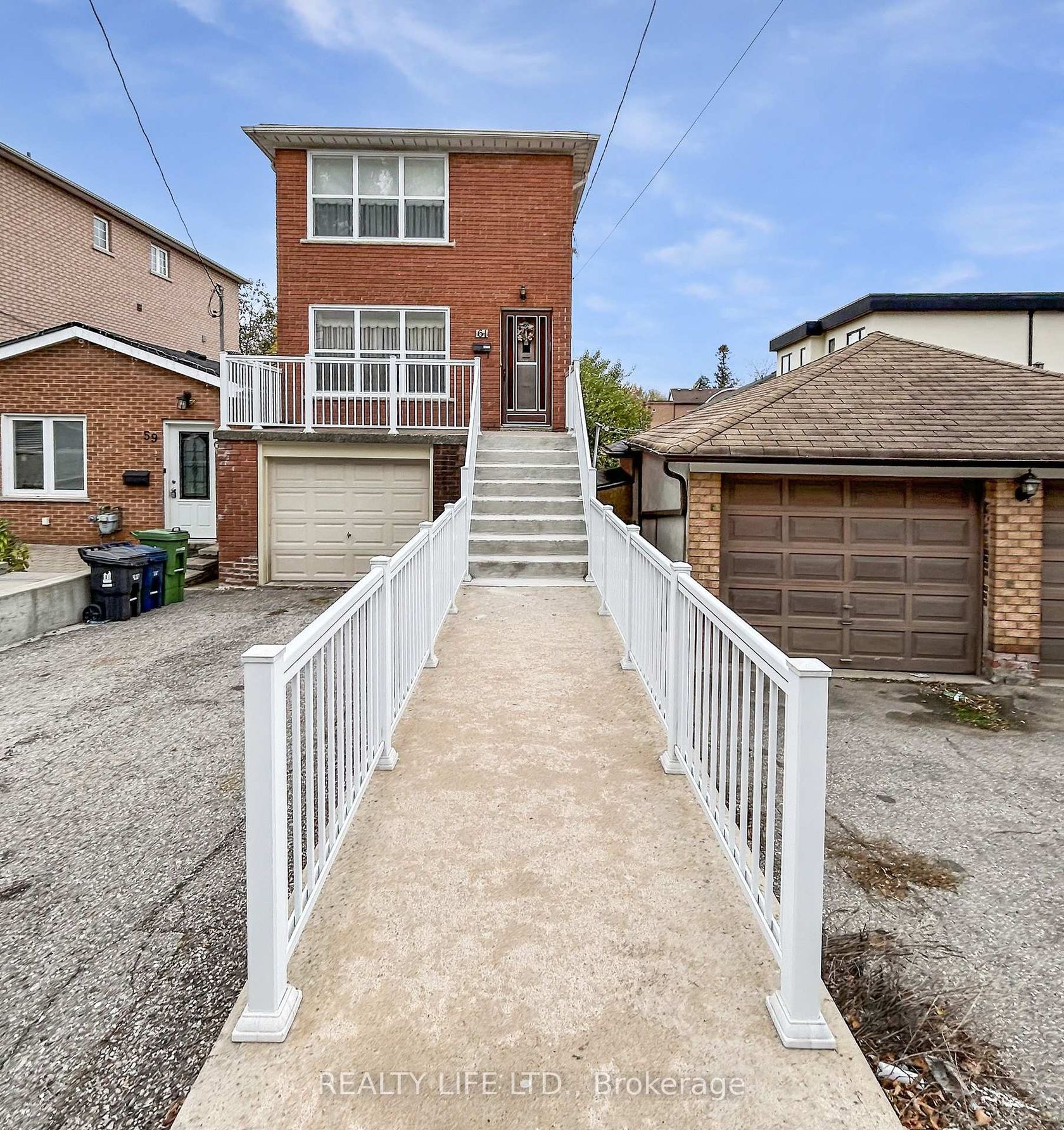 61 Cameron Avenue, Eglinton West, Toronto photo number 2