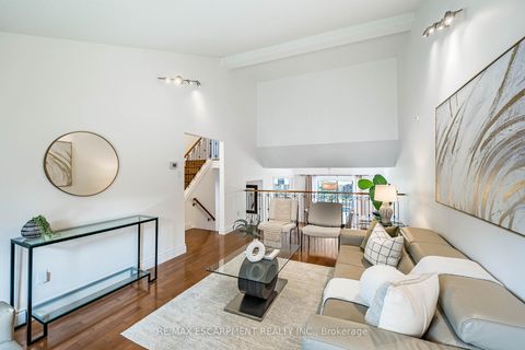 Photo 4 at 16 Ackrow Court, West Deane, Toronto