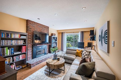 Photo 12 at 16 Ackrow Court, West Deane, Toronto