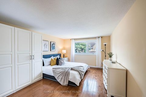 Photo 16 at 16 Ackrow Court, West Deane, Toronto