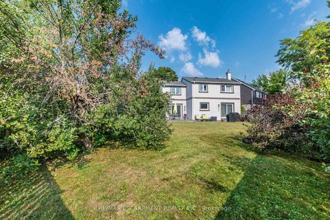 Photo 25 at 16 Ackrow Court, West Deane, Toronto