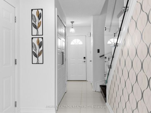 Photo 3 at 20 Majesty Boulevard, Shore, Barrie