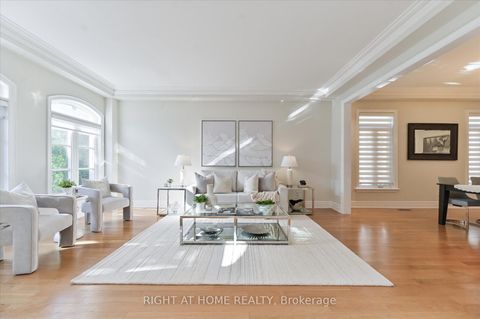 Photo 6 at 154 Charlton Boulevard, Newtonbrook West, Toronto