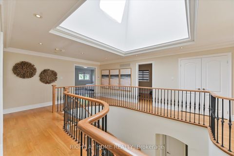 Photo 25 at 154 Charlton Boulevard, Newtonbrook West, Toronto