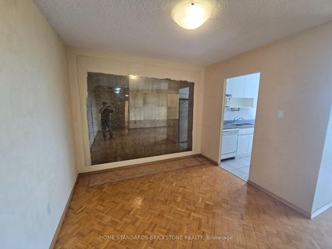 Photo 2 at 802 - 205 Hilda Avenue, Newtonbrook West, Toronto